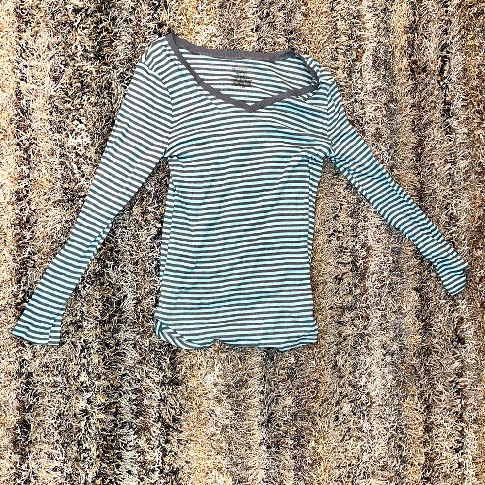Juniors XL blue and gray stripped long sleeve shirt